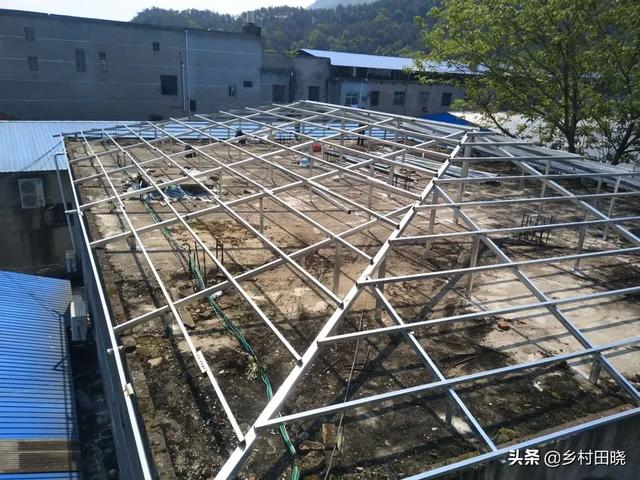 農村自建房坡屋頂，用琉璃瓦還是樹脂瓦？看看內行人的經驗分享